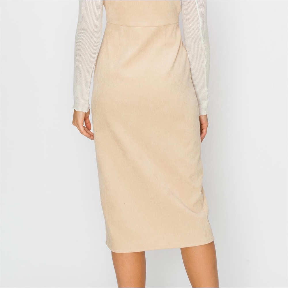 NWT! 💝 Gorgeous Beige Dress - Picture 4 of 6